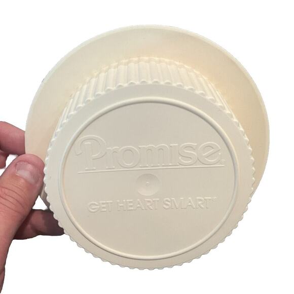 VTG Promise Margarine Plastic Container - Hearts on Lid "Get Heart Smart" Spread - Picture 4 of 4